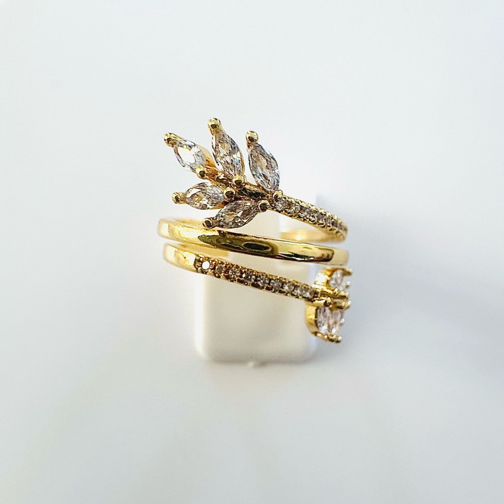 New 18K Gold Plated Leaf Rhinestones Stackable Women's Ring. Adjustable